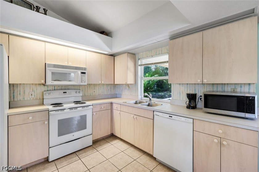 Opportunity awaits with this 3-bedroom, 2-bath home in a prime - photo 8