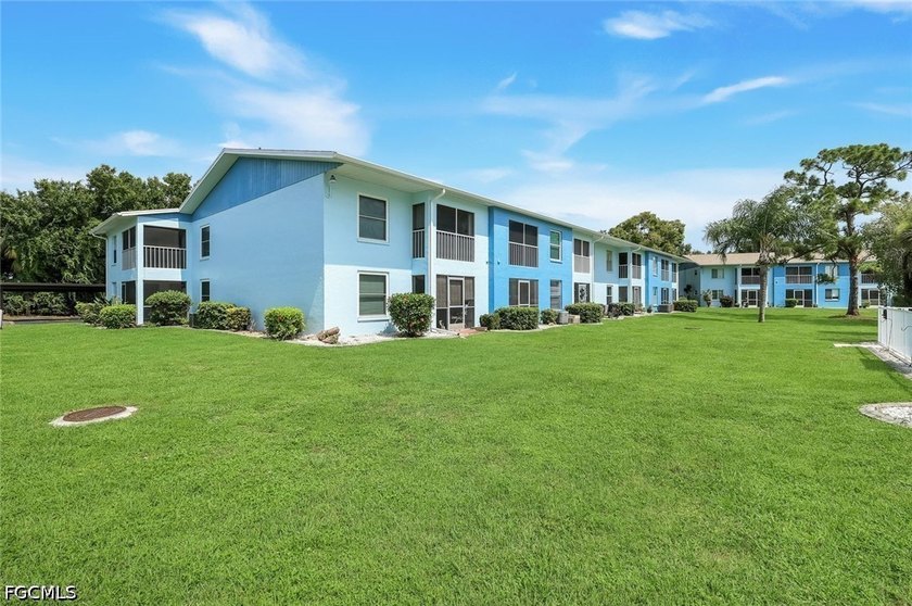 Enjoy affordable, low-maintenance Florida living in this - photo 2