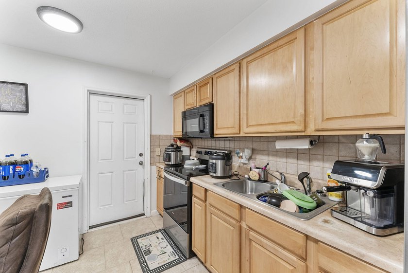 Exceptional investment opportunity! This CBS duplex features two - photo 21