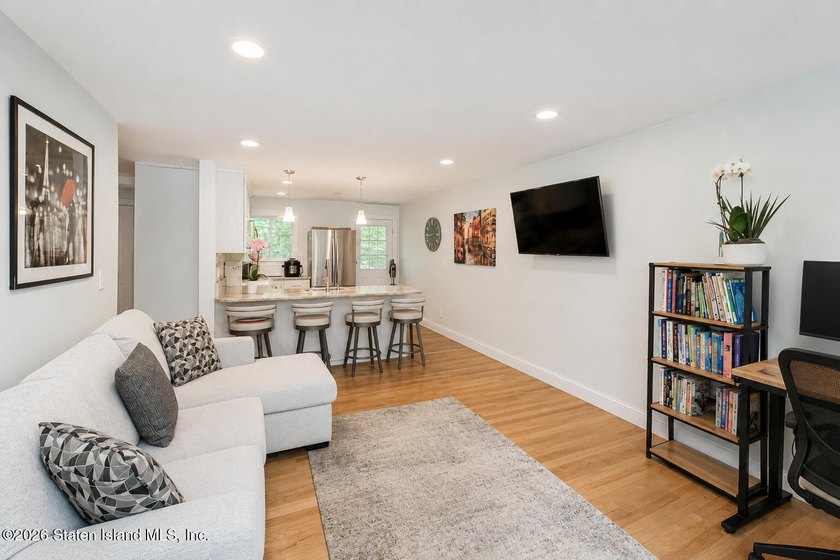 Welcome to 102 Cebra Avenue! This spacious 2-3 bedroom - photo 11