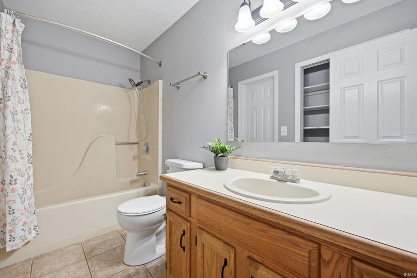 Low-maintenance living awaits at 3622 N. Lakeside Dr. in the - photo 22