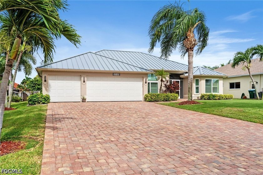 Beautifully Updated Direct Gulf Access Pool Home with No Bridges - photo 3