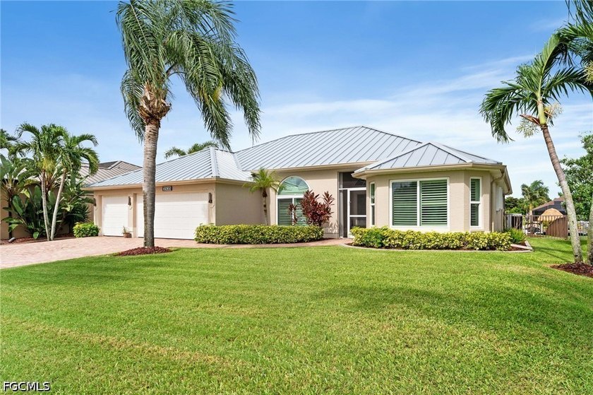 Beautifully Updated Direct Gulf Access Pool Home with No Bridges - photo 4