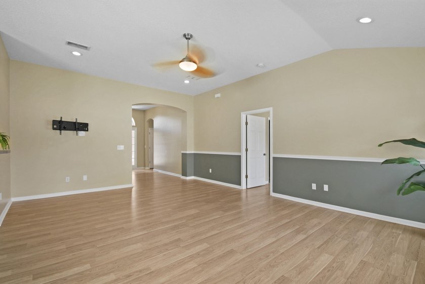 Welcome to 948 Oak Arbor Circle, a beautifully maintained - photo 13