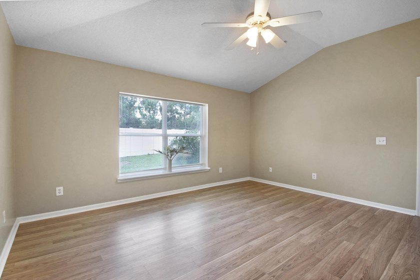 Welcome to 948 Oak Arbor Circle, a beautifully maintained - photo 15