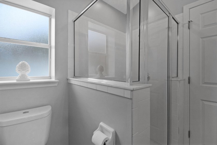 Welcome to 948 Oak Arbor Circle, a beautifully maintained - photo 18