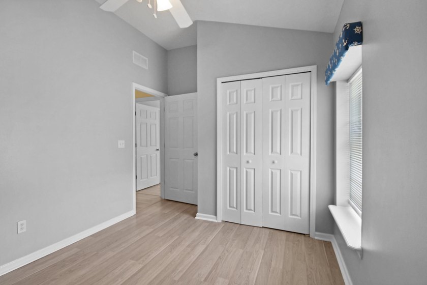 Welcome to 948 Oak Arbor Circle, a beautifully maintained - photo 21