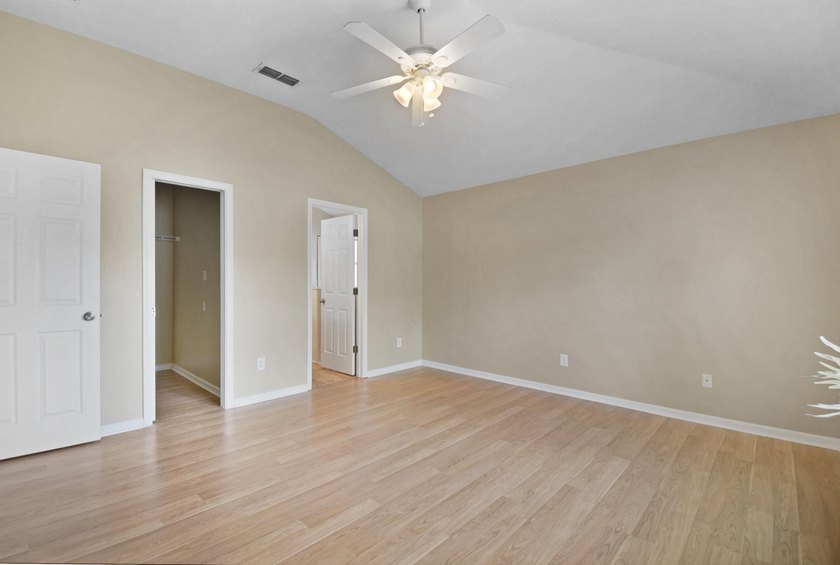 Welcome to 948 Oak Arbor Circle, a beautifully maintained - photo 24