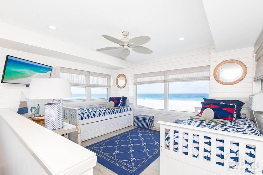 Sand and Light Beach House - Set directly on the sugar-white - photo 31