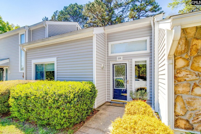 MUST SEE in Yacht Cove on Lake Murray! This beautifully updated - photo 2