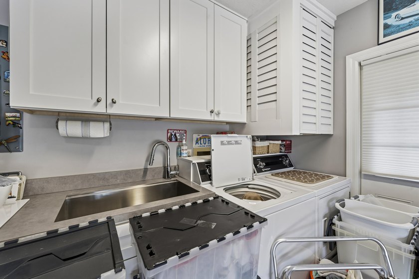 Beautifully and completely updated, this one-of-a-kind home - photo 23