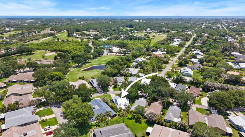 Beautifully and completely updated, this one-of-a-kind home - photo 27