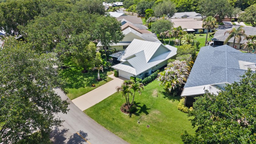Beautifully and completely updated, this one-of-a-kind home - photo 28