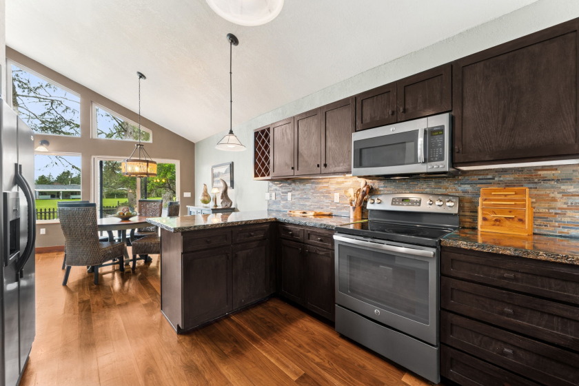 Lindal Cedar Home on the Ocean Shores Golf Course - photo 7