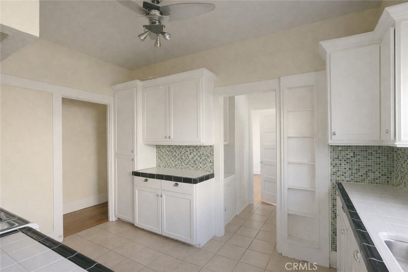 925 S Grand Ave - photo 2