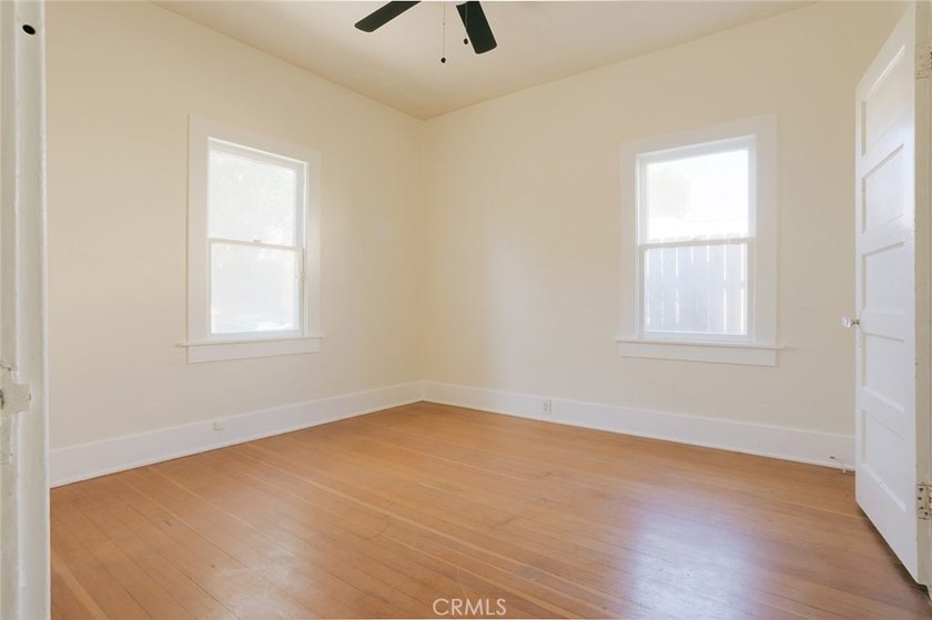 925 S Grand Ave - photo 7