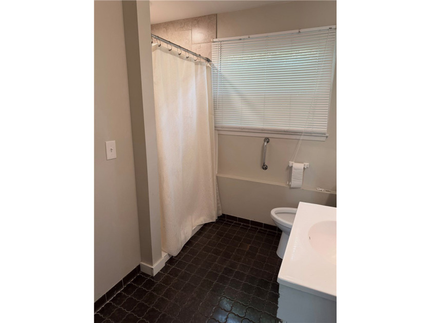 *Back on market* Financing fell through. No delayed negotiations - photo 13