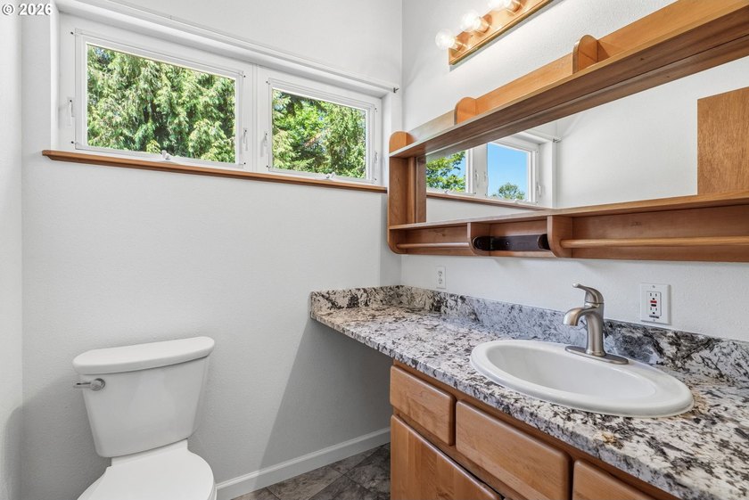 Enjoy the beauty of the Pacific Northwest in this custom-built 4 - photo 28