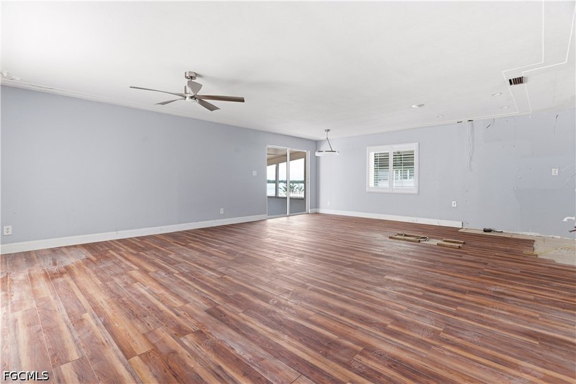 $25,000 REDUCTION! Prime investment opportunity in Fort Myers - photo 8