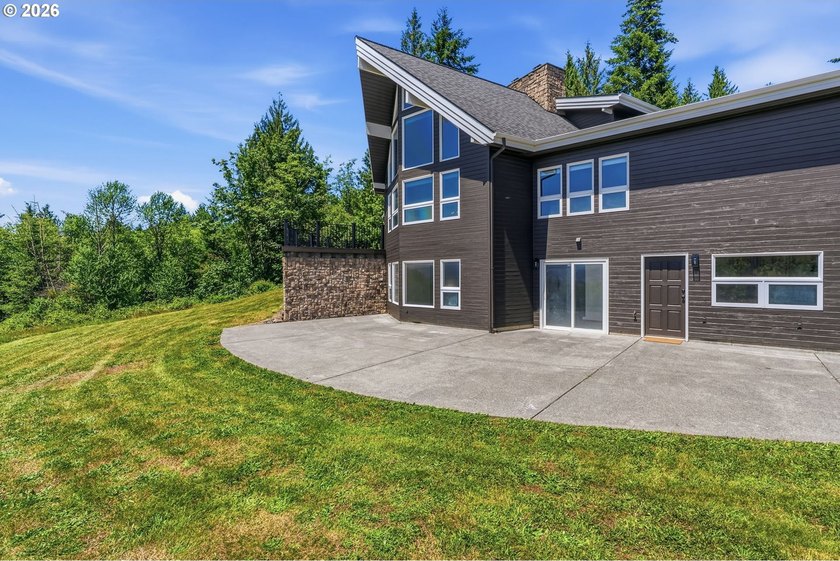 Enjoy the beauty of the Pacific Northwest in this custom-built 4 - photo 41