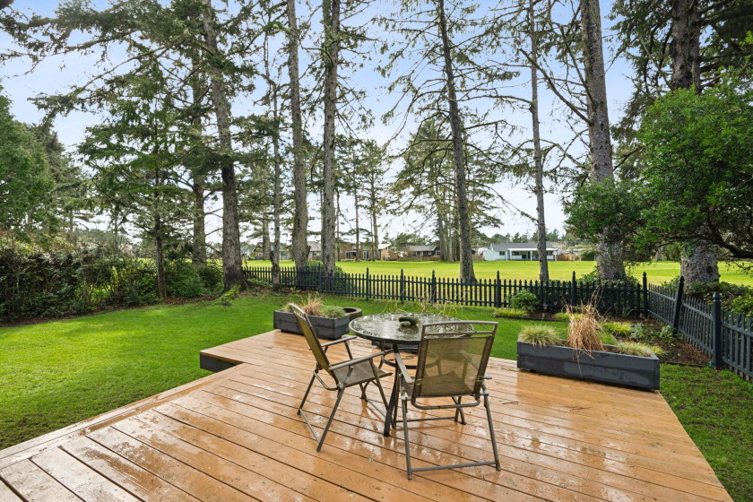 Lindal Cedar Home on the Ocean Shores Golf Course - photo 3
