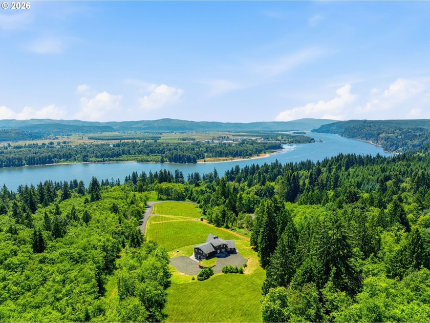 Enjoy the beauty of the Pacific Northwest in this custom-built 4 - photo 46