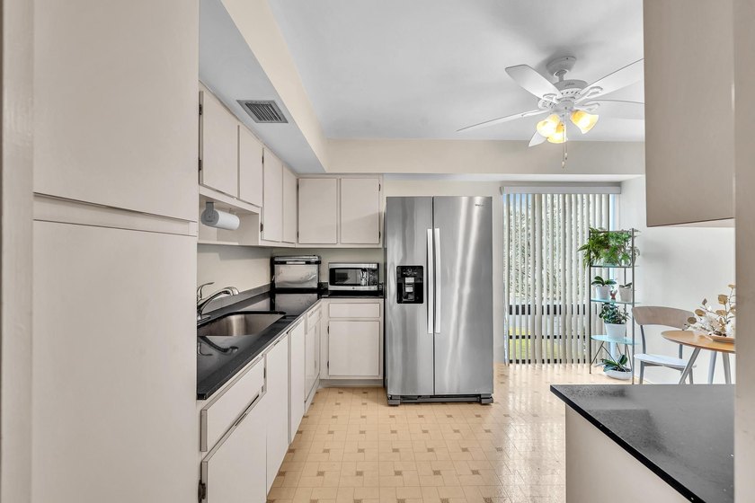 Discover exceptional space, comfort, and convenience in this - photo 15
