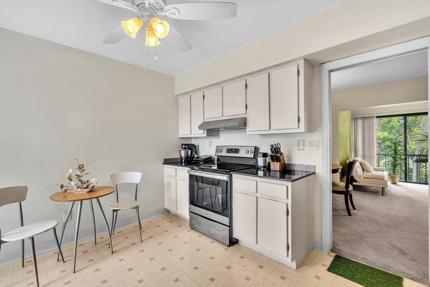 Discover exceptional space, comfort, and convenience in this - photo 18