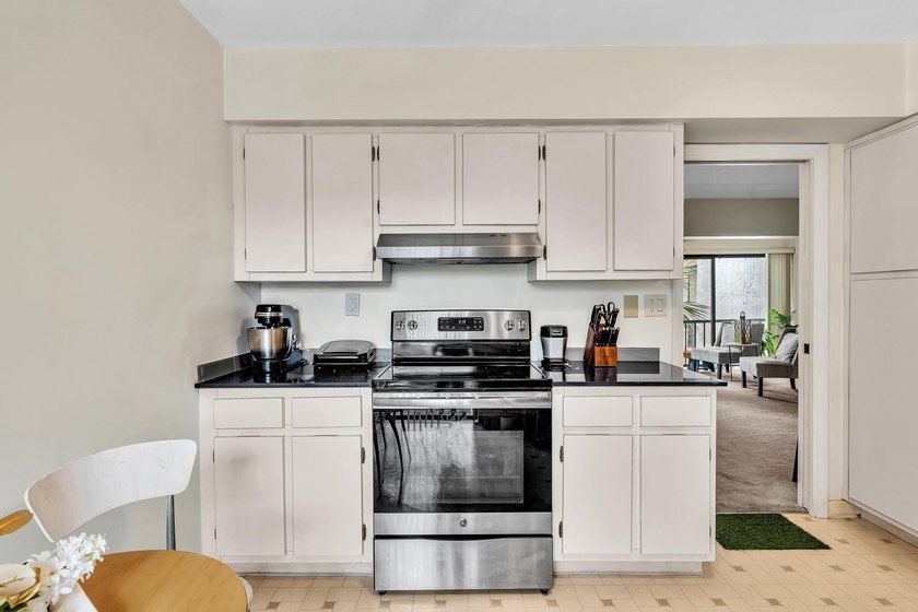 Discover exceptional space, comfort, and convenience in this - photo 19