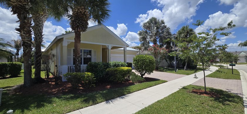 Welcome to 195 NW Willow Grove Avenue. As you approach this Key - photo 2