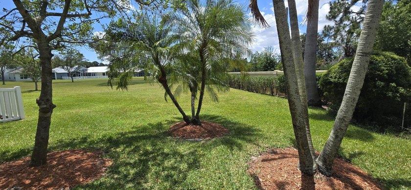 Welcome to 195 NW Willow Grove Avenue. As you approach this Key - photo 5