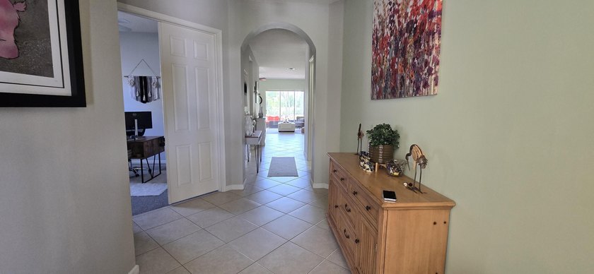 Welcome to 195 NW Willow Grove Avenue. As you approach this Key - photo 7