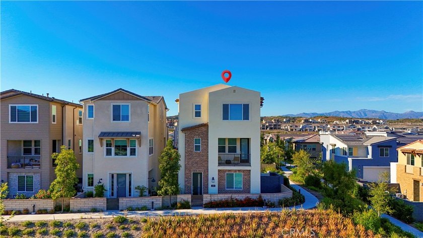 Corner Lot with Front-Row Views! Perfectly situated on a premium - photo 2