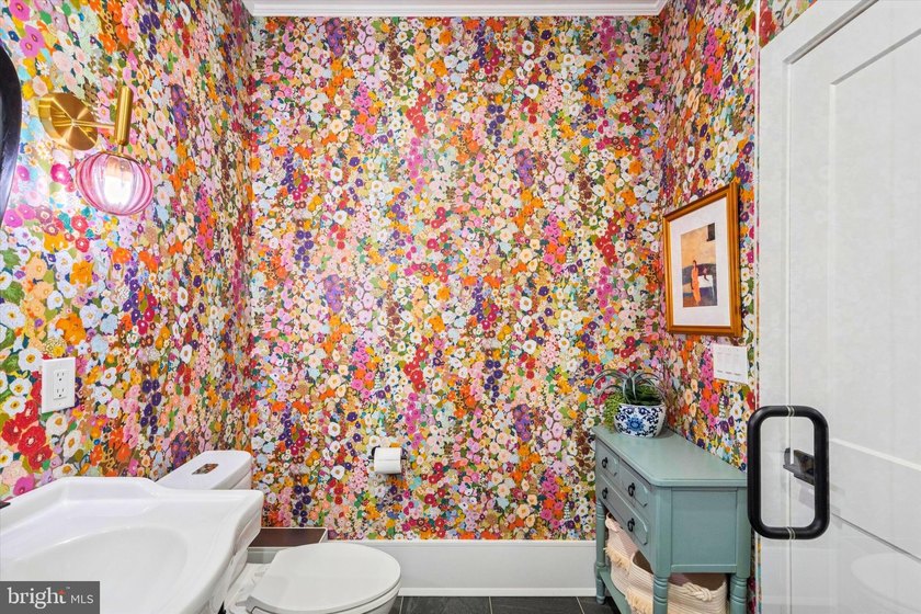 This home is set squarely between Passyunk Square and Queen - photo 15