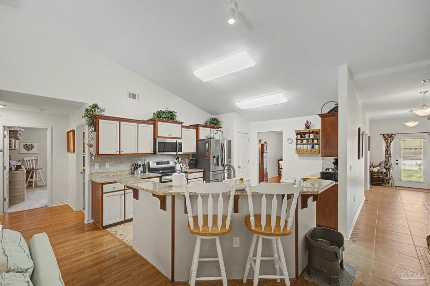 Located in the highly desirable Summerset Estates community of - photo 17