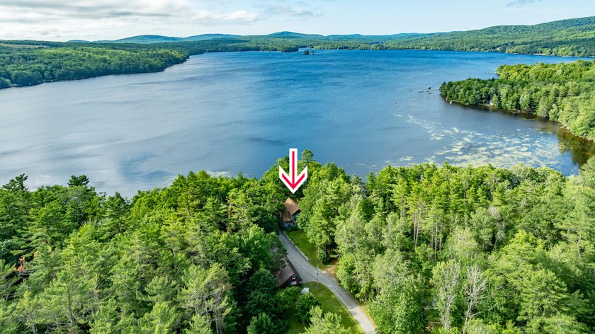 Welcome to your dream lakefront retreat! Serene lakeside living - photo 3