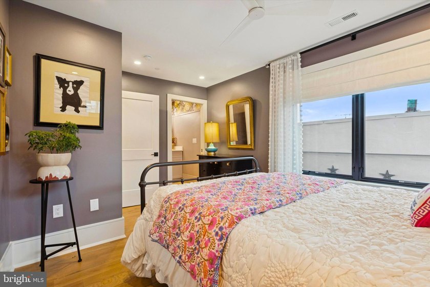 This home is set squarely between Passyunk Square and Queen - photo 36