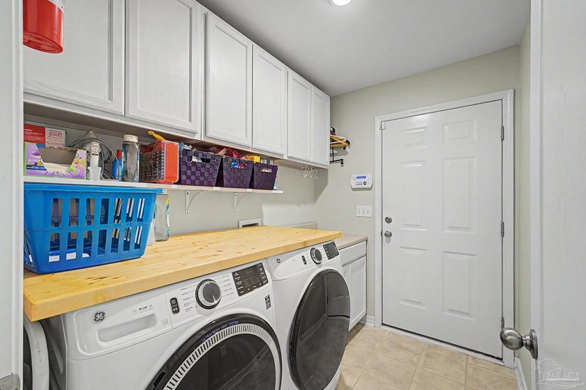 Located in the highly desirable Summerset Estates community of - photo 39