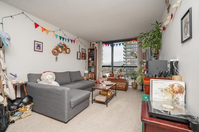 TREMENDOUS VALUE. One of the best price-per-square-foot options - photo 6