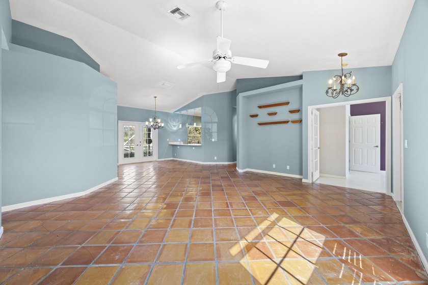 Welcome to this spacious and beautifully maintained 3-bedroom - photo 7