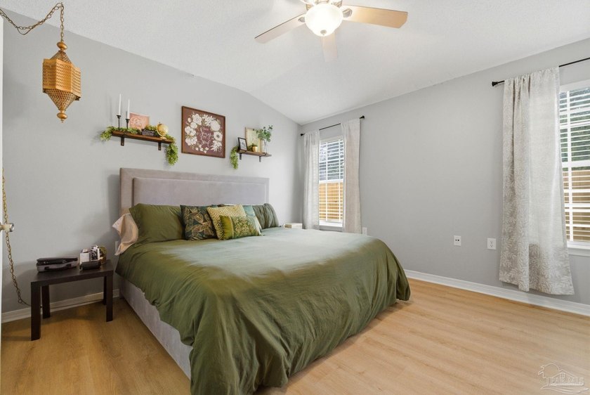 Back on the market at no fault of the seller! Want a - photo 17