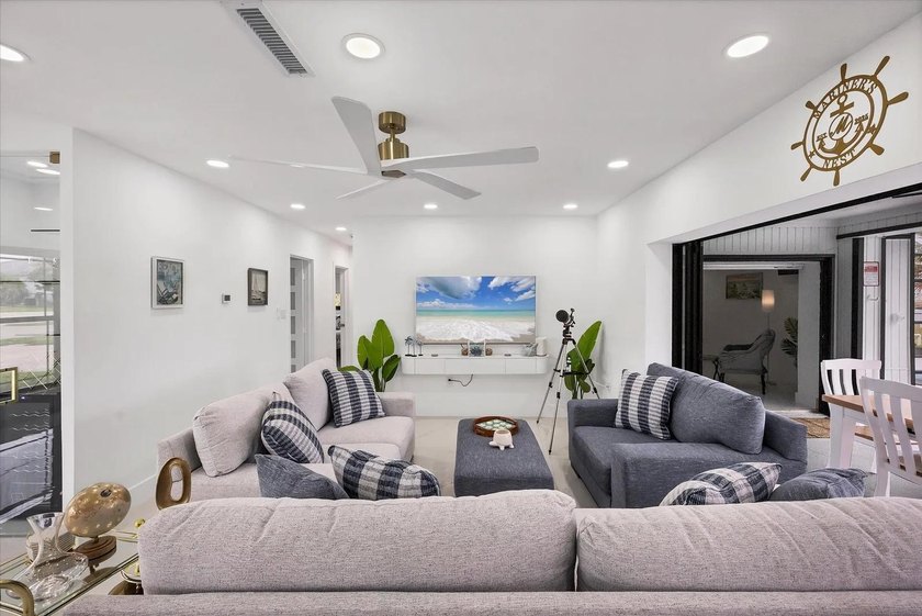 Great income opportunity on AirDna with over $100K in annual - photo 9