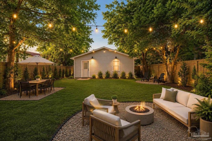Beautifully renovated and move-in ready! This stunning 4-bedroom - photo 36