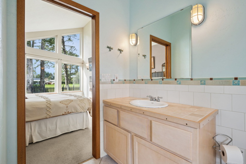 Lindal Cedar Home on the Ocean Shores Golf Course - photo 17