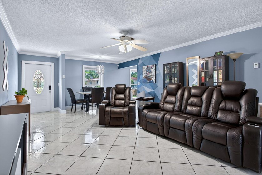 IMPACT WINDOWS- BRAND NEW KITCHEN! Welcome to this spacious and - photo 10