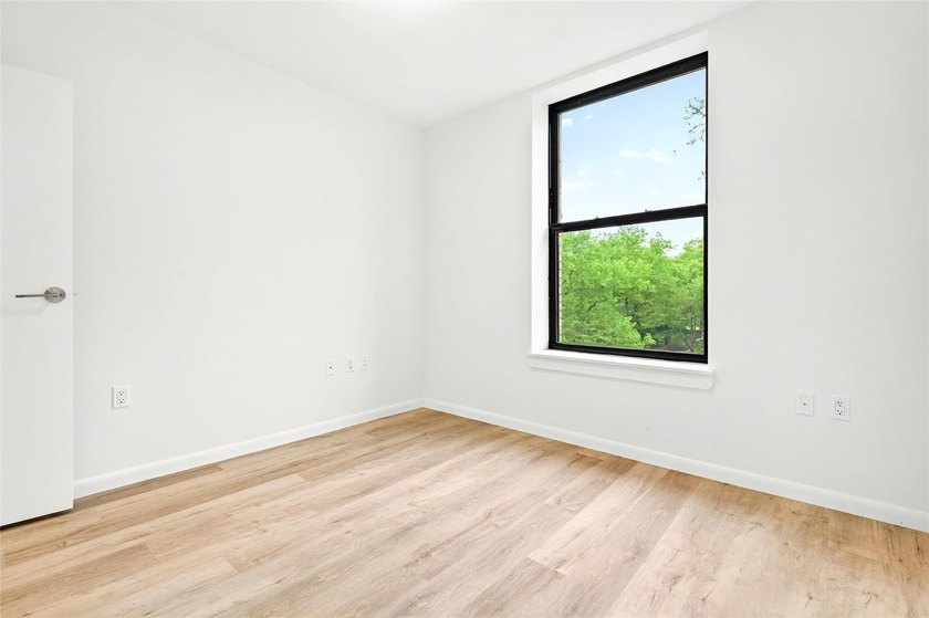 Welcome to the Soundview Park Townhouses. This is New - photo 25