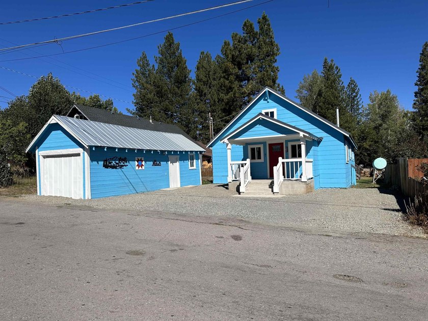 Wonderful upgraded 3 bedroom 1 bathroom home in Westwood! Step - photo 2