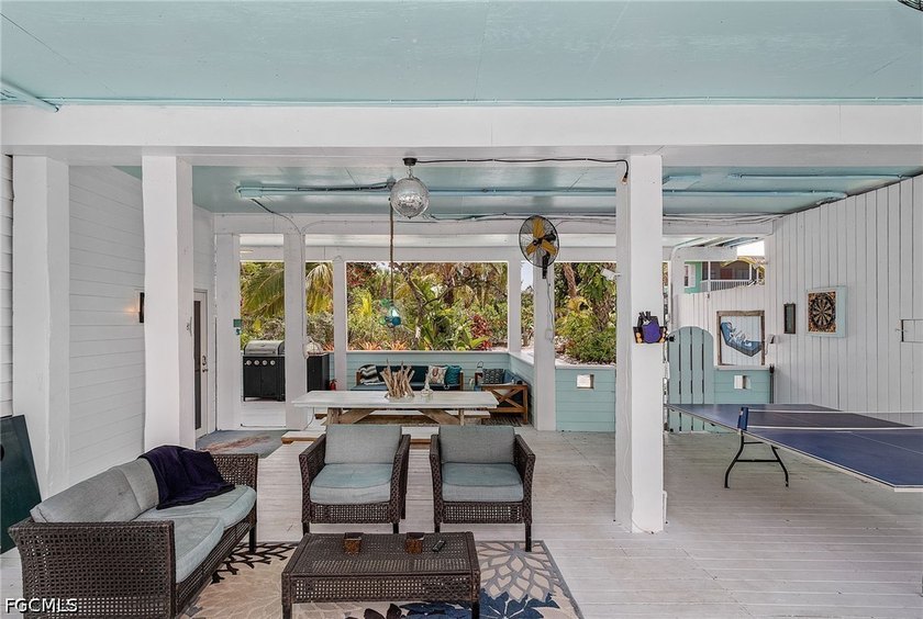 High-performing, income-producing vacation rental on one of - photo 3