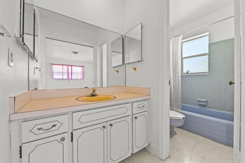 Welcome to this charming single-story residence in Country Club - photo 15