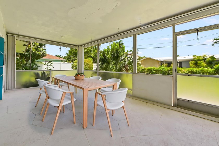 Welcome to this charming single-story residence in Country Club - photo 20